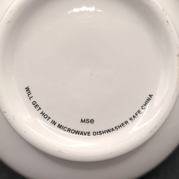 Martha Stewart Essentials MSE Hydrangea Footed 8" Vegetable Serving Bowl - Picture 4 of 5